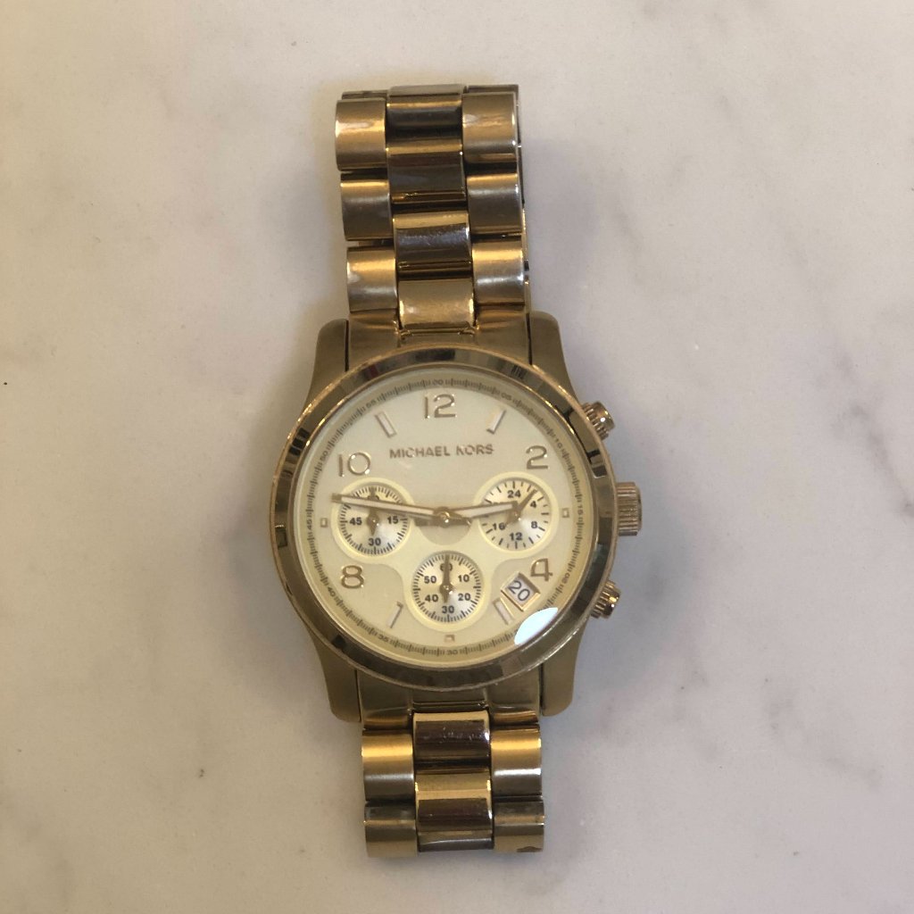 Michael Kors Gold Round Watch 60$